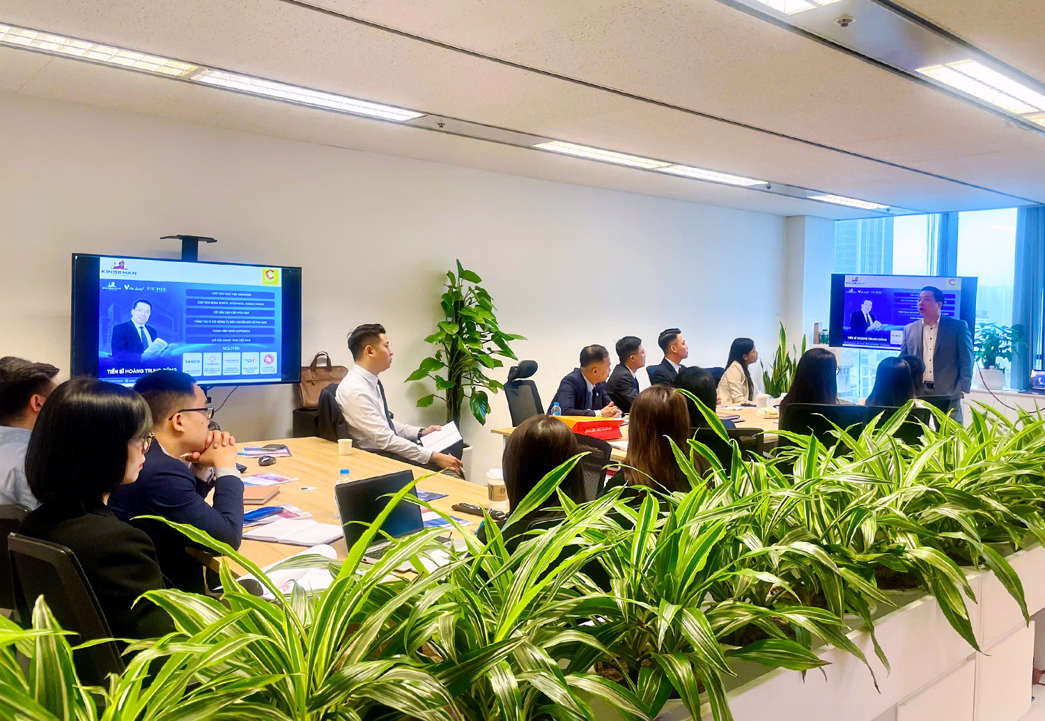 CHƯƠNG TRÌNH ĐÀO TẠO CHUYÊN SÂU ĐỊNH KỲ CHO KHỐI KINH DOANH CỦA CHICILON MEDIA HÀ NỘI