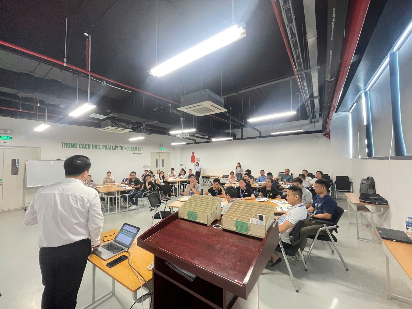 b99aba89105ea900f04f