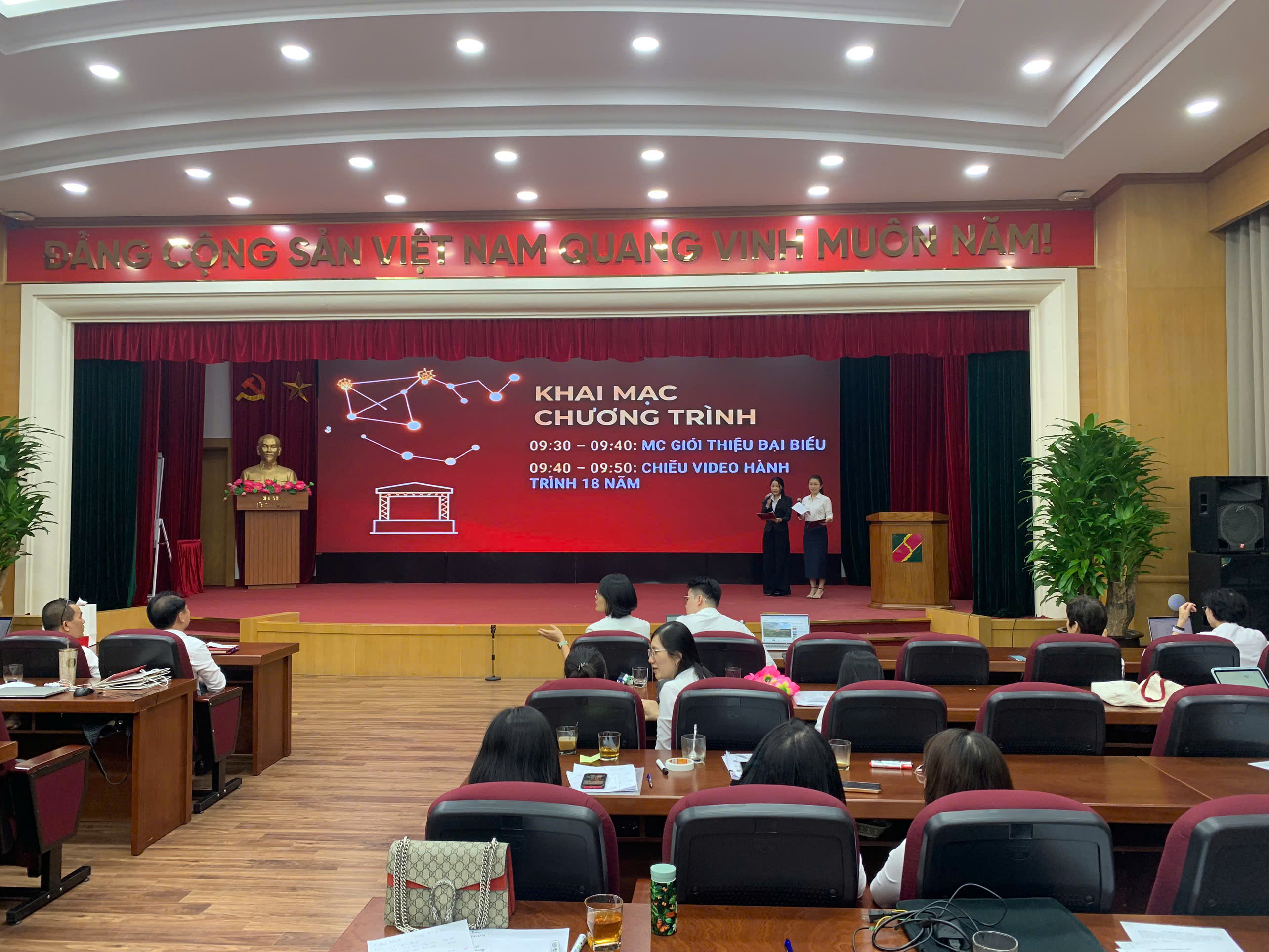 z7689639277437_f65e1fc64c25b1e1f4d6ca91feda35c1