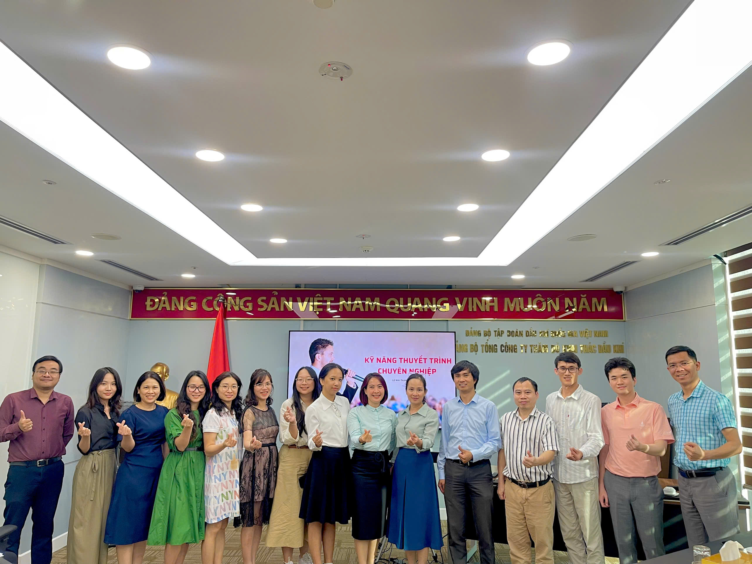 5c4932037addcf8396cc (1)