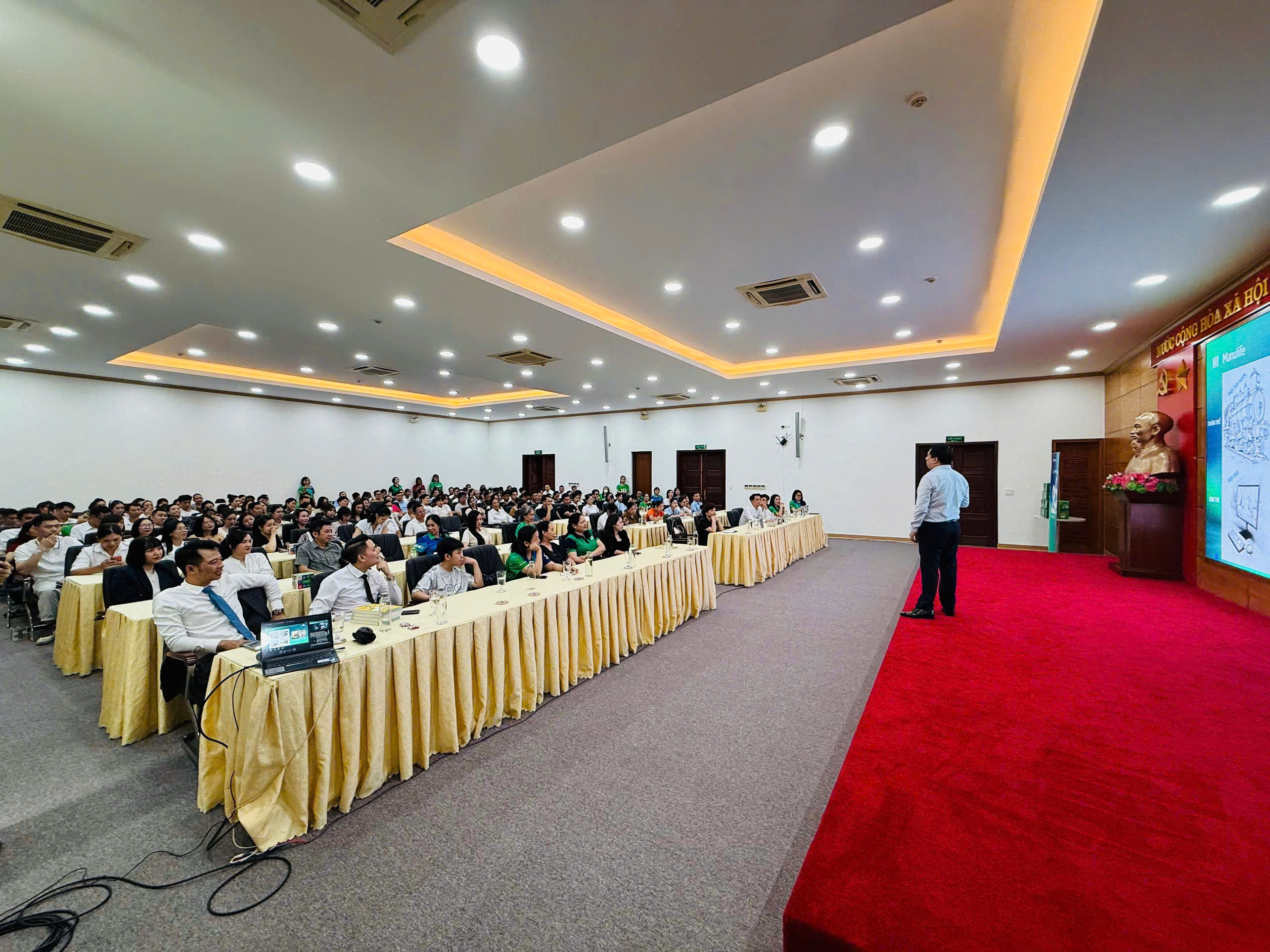 z6877230869679_6ca85ade295ad500654f056d147f0b20