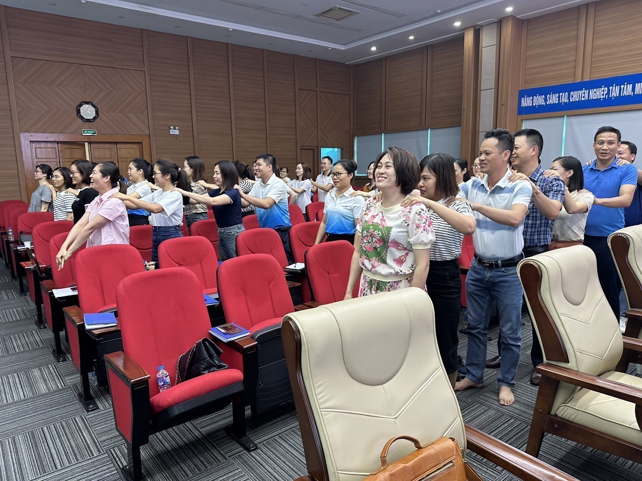 9643044bddde7e8027cf