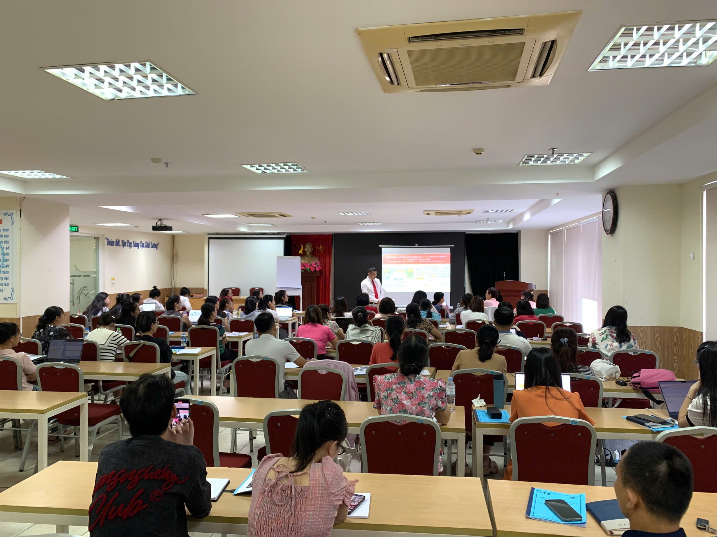 z6890181564773_29e61fcac6961b9145224eacb27b0237